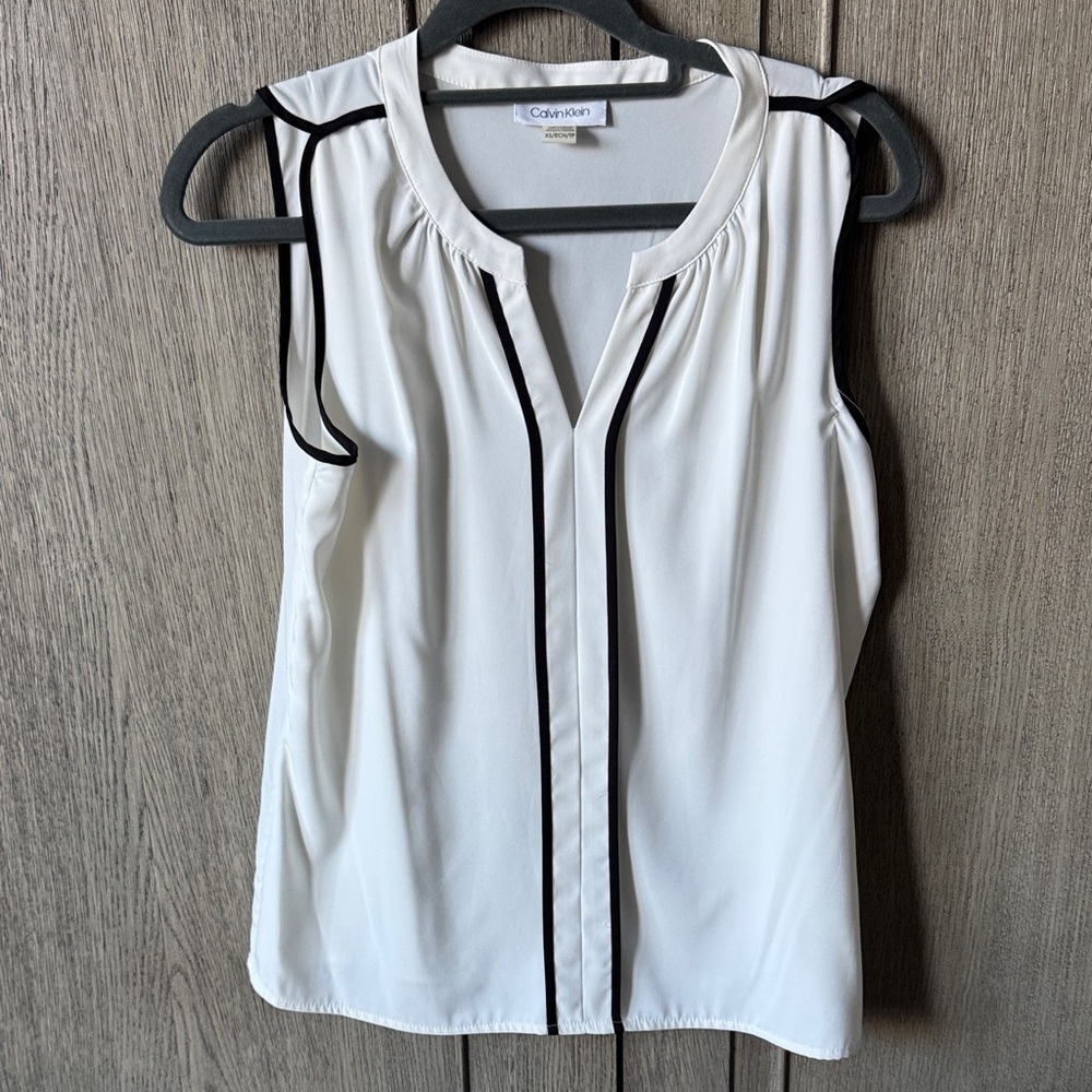 Calvin Klein Cream and Black Sleeveless Blouse/tank